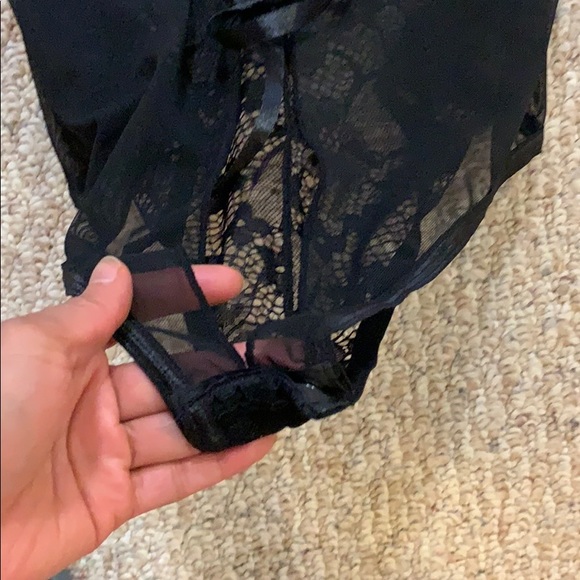 Allover lace teddy - Picture 6 of 7